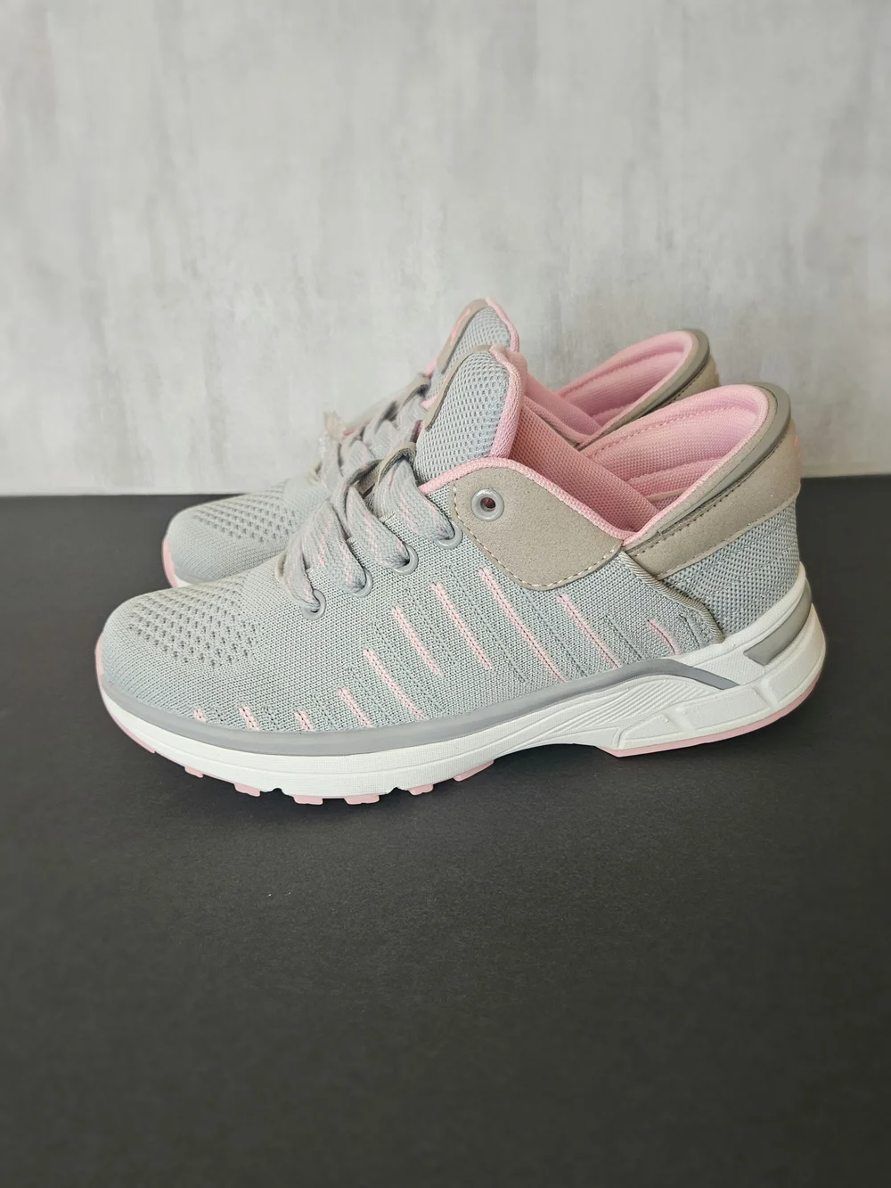 Zeba Women's Hands Free Slip On Sneakers Rose Gray Size 8 NEW (No Box)